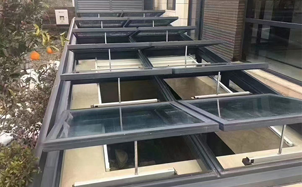 某轨道交通车辆维修车间澄城排烟窗应用